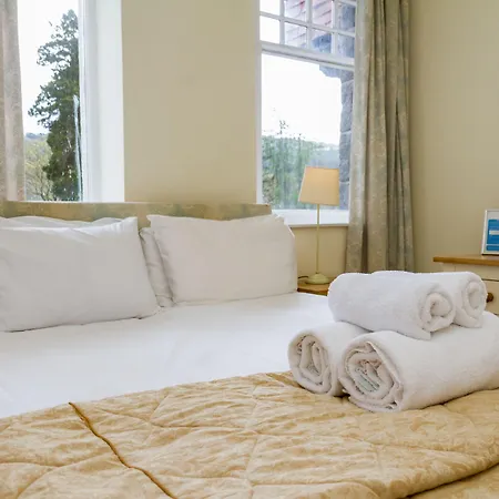 Stanley House 3*