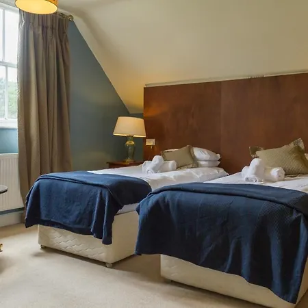 Stanley House 3*